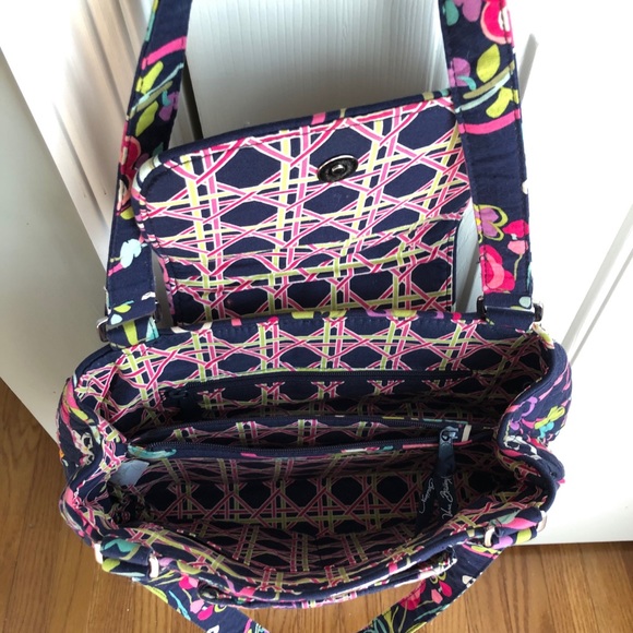 🌺Vera Bradley Ribbons Navy Blue Pattern Shoulder Bag🌺 - Picture 7 of 12